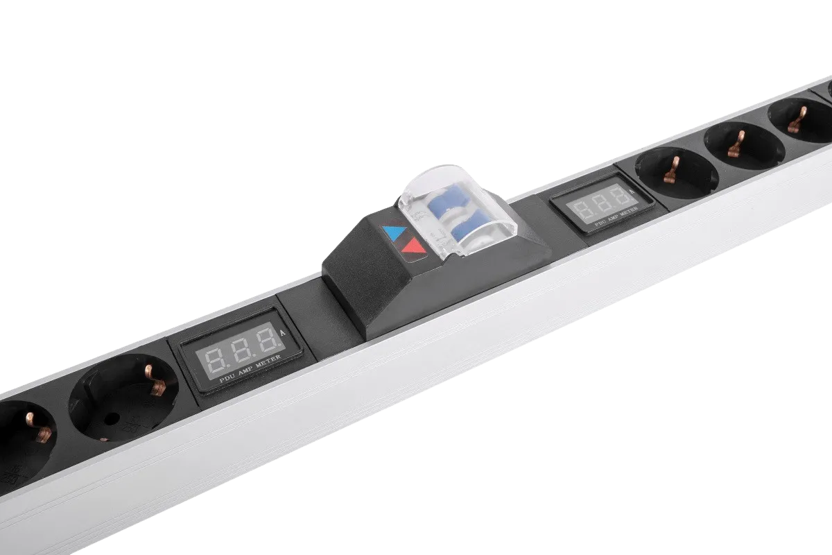 Верт. блок розеток Rem-32 на 2 конт. по 12 Schuko с авт. и амп., 2×16A, алюм., 42-48U, колодка