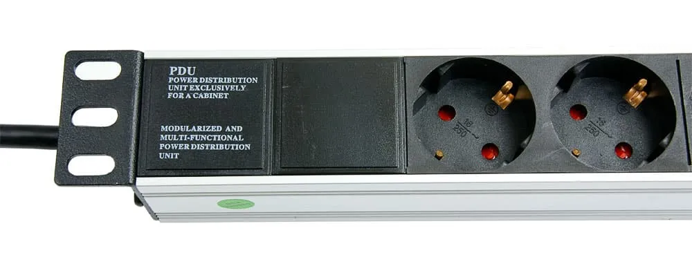Cabeus (PDU-6P-2IEC)