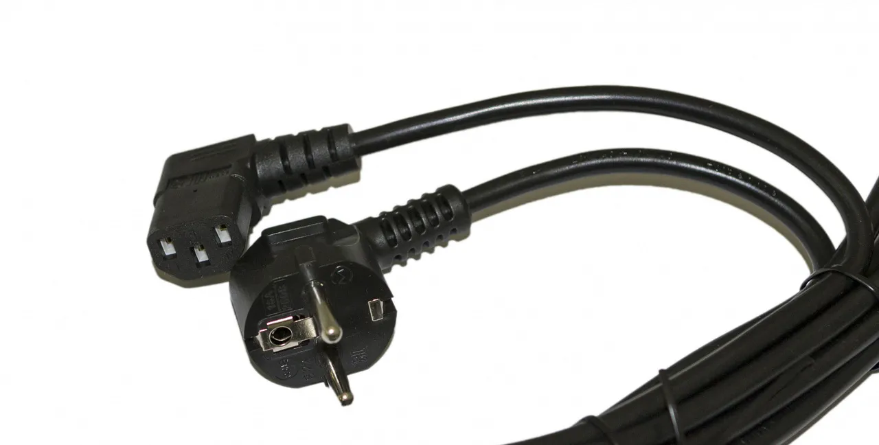 Hyperline PWC-IEC13A-SHM-3.0-BK