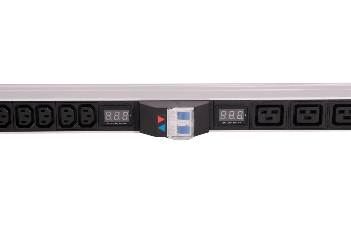 Верт. блок розеток Rem-32 на 2 конт. по 5 C19, 10 C13 с авт., и амп., 2×16A, алюм., 33-48U, колодка