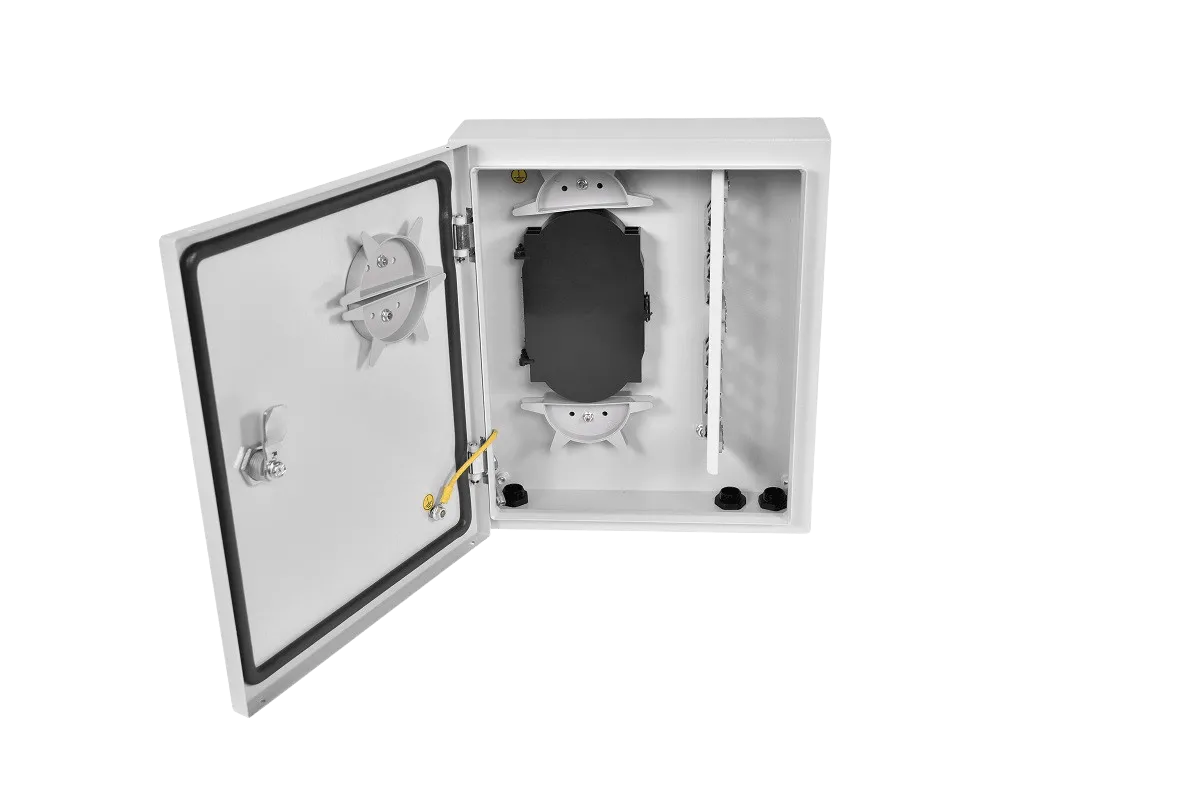 Оптический кросс (бокс) IP 55 настенный, одна дверь, замок, до 24 портов