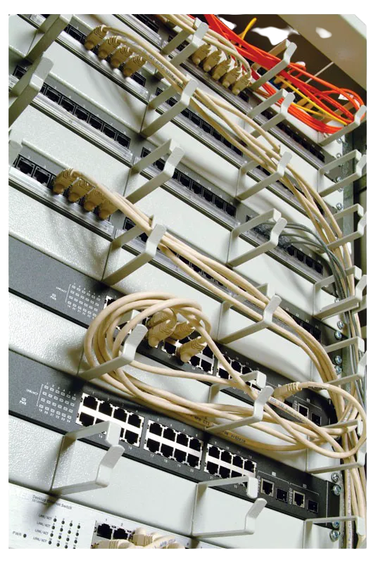 Горизонтальный кабельный органайзер 19" 1U, 4 кольца